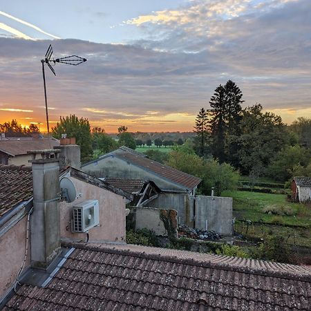 Le Cinoche, Cocon Sous Les Toits Appartement Pont-de-Vaux Buitenkant foto